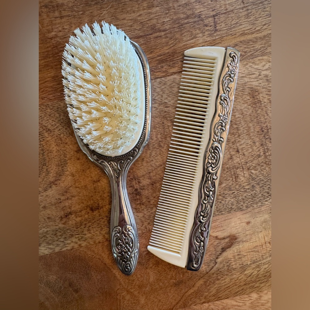 SOLD⚫️Vintage Art Deco Repousse Silver Plated Intricate BRUSH/COMB Set Heavy - Picture 3 of 5